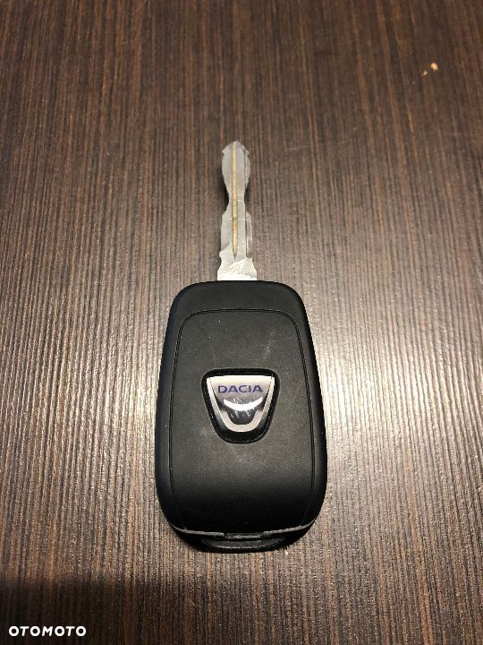 DACIA DOKKER DUSTER SANDERO LOGAN KLUCZYK PILOT - 2