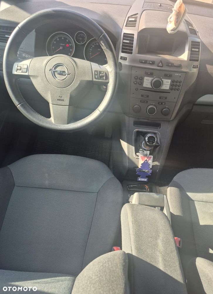 Opel Zafira 1.8 Cosmo - 7