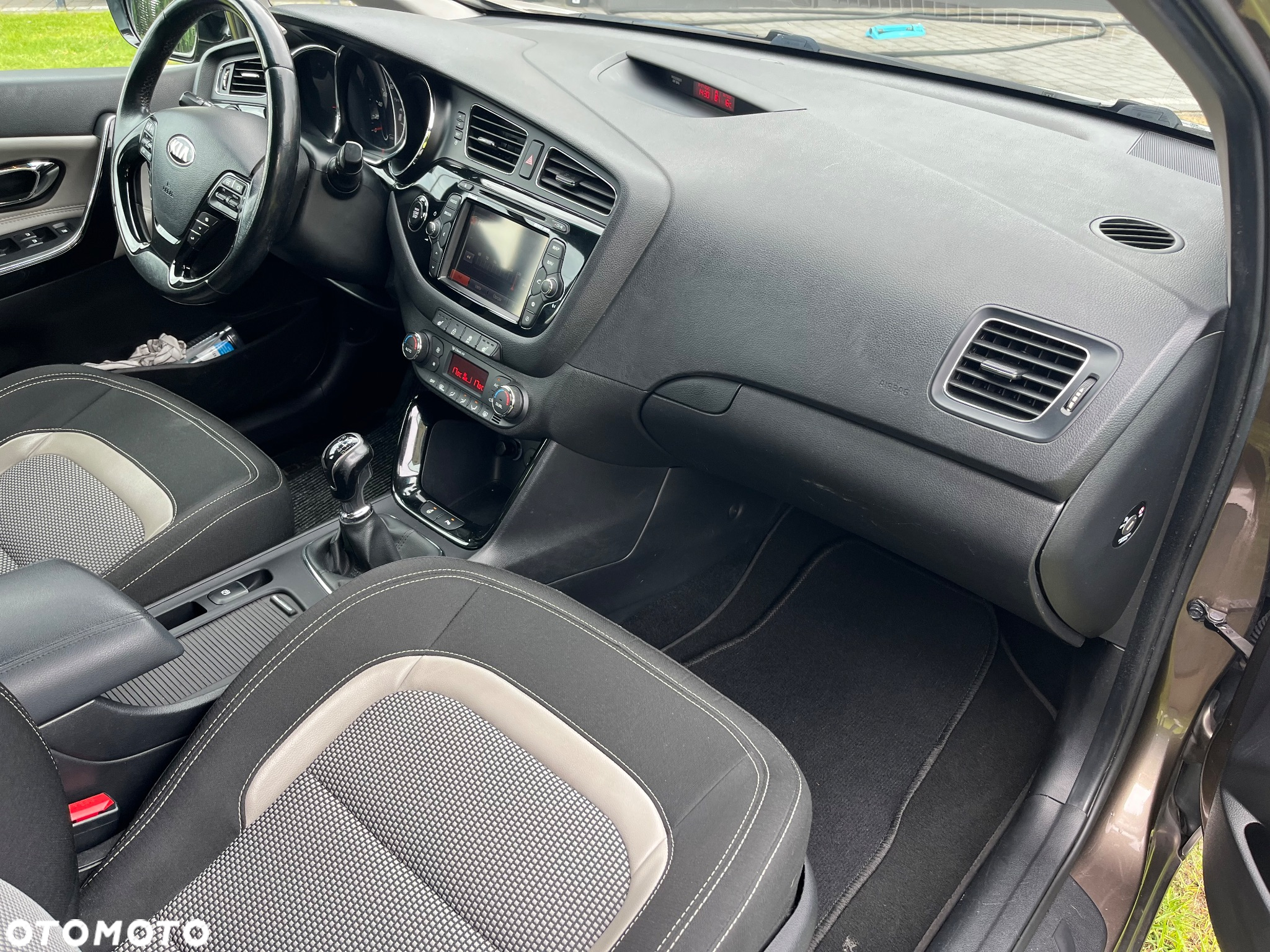 Kia Ceed 1.6 CRDi SW Spirit - 16