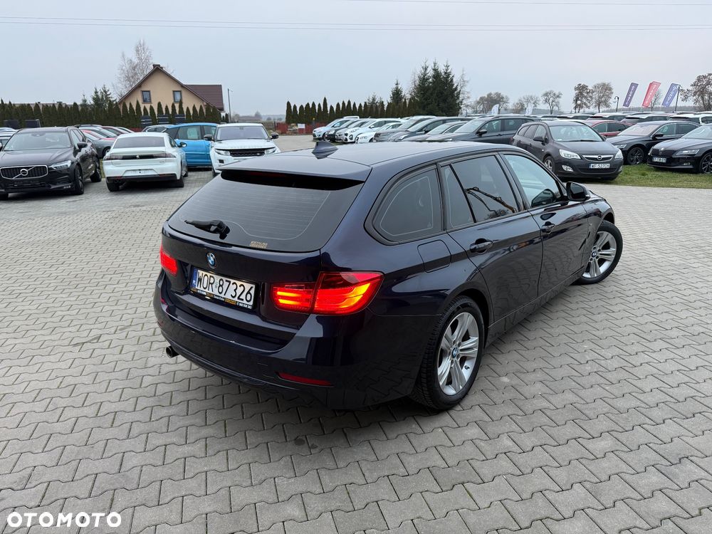 BMW Seria 3 320d DPF Edition Sport - 3