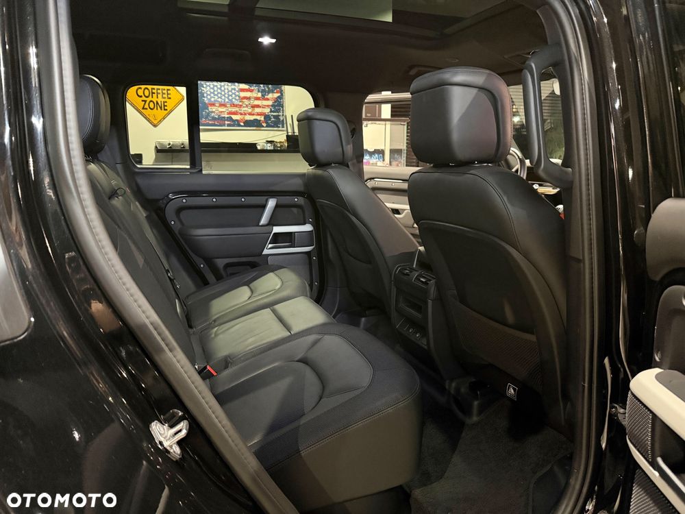 Land Rover Defender 3.0 D300 mHEV HSE - 27
