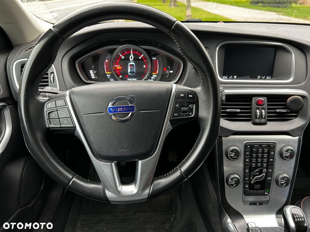 Volvo V40 D3 Drive-E Ocean Race - 11