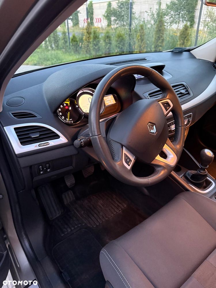 Renault Megane 1.6 16V Dynamique Euro5 - 11