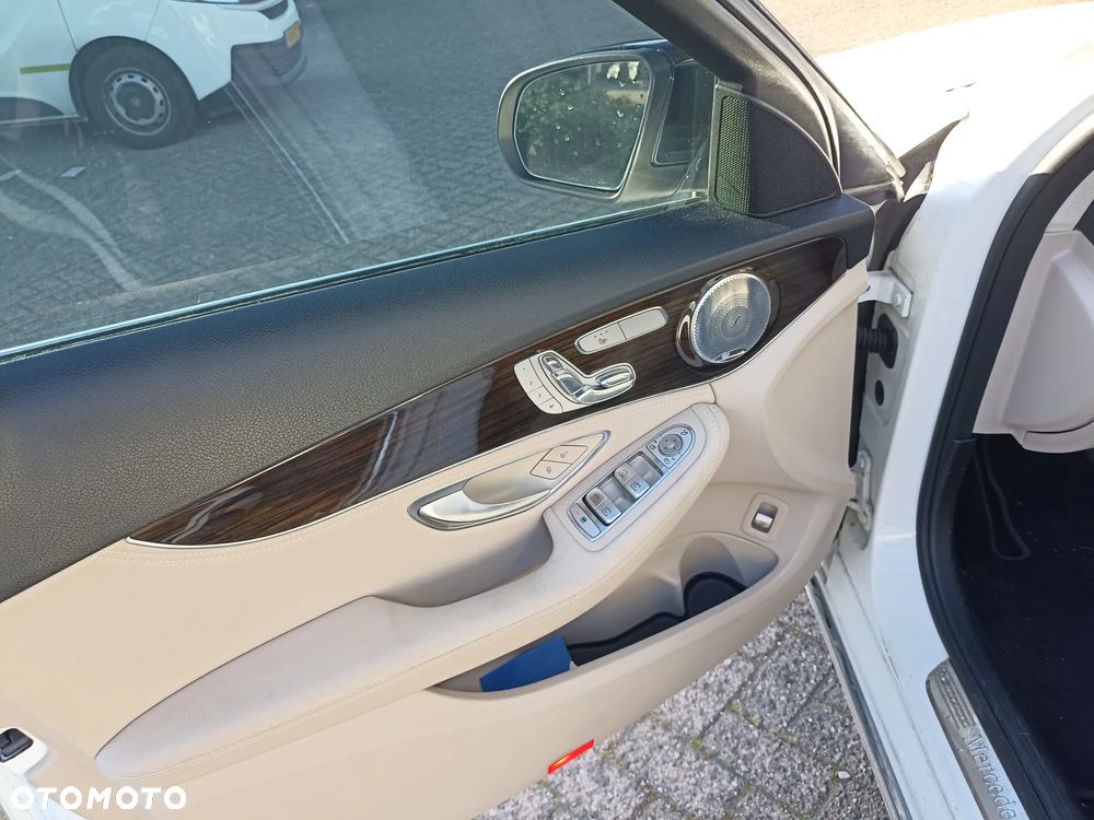 Mercedes-Benz Klasa C 300 7G-TRONIC - 20