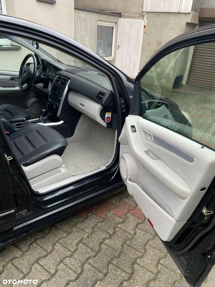 Mercedes-Benz Klasa B 200 CDI Autotronic - 19