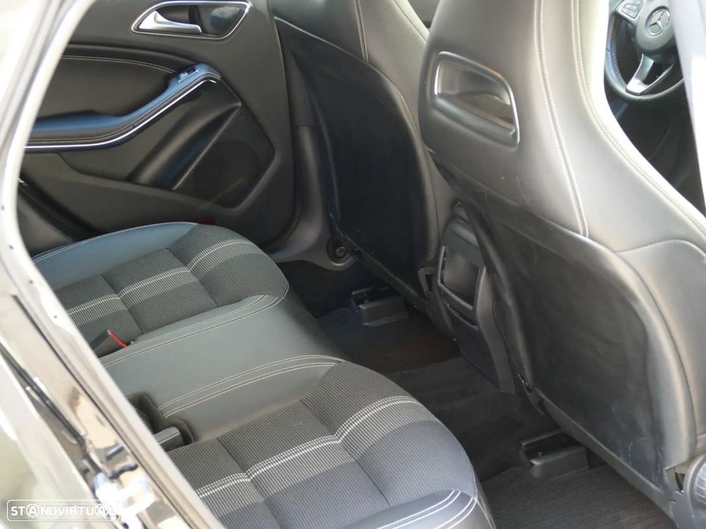 Mercedes-Benz CLA 180 d Shooting Brake Urban - 25