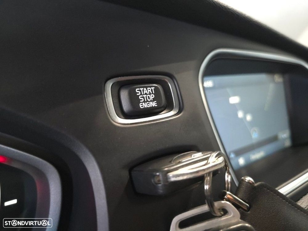 Volvo V40 1.6 D2 Momentum - 33