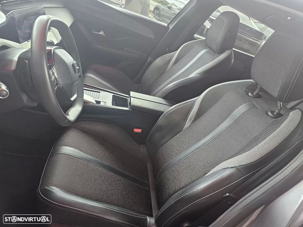 Peugeot 308 SW 1.2 PureTech Allure Pack EAT8 — fotografia 8