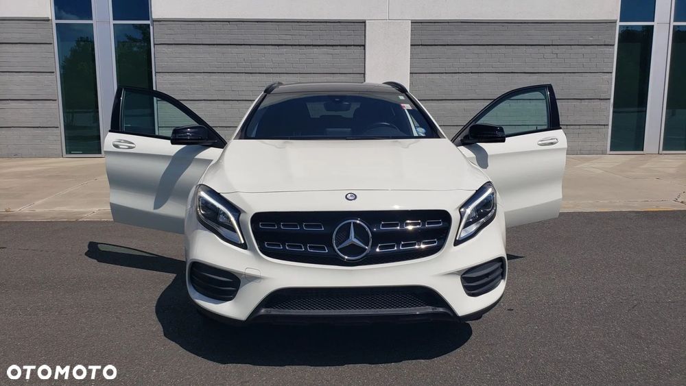 Mercedes-Benz GLA 250 7G-DCT Peak Edition - 17