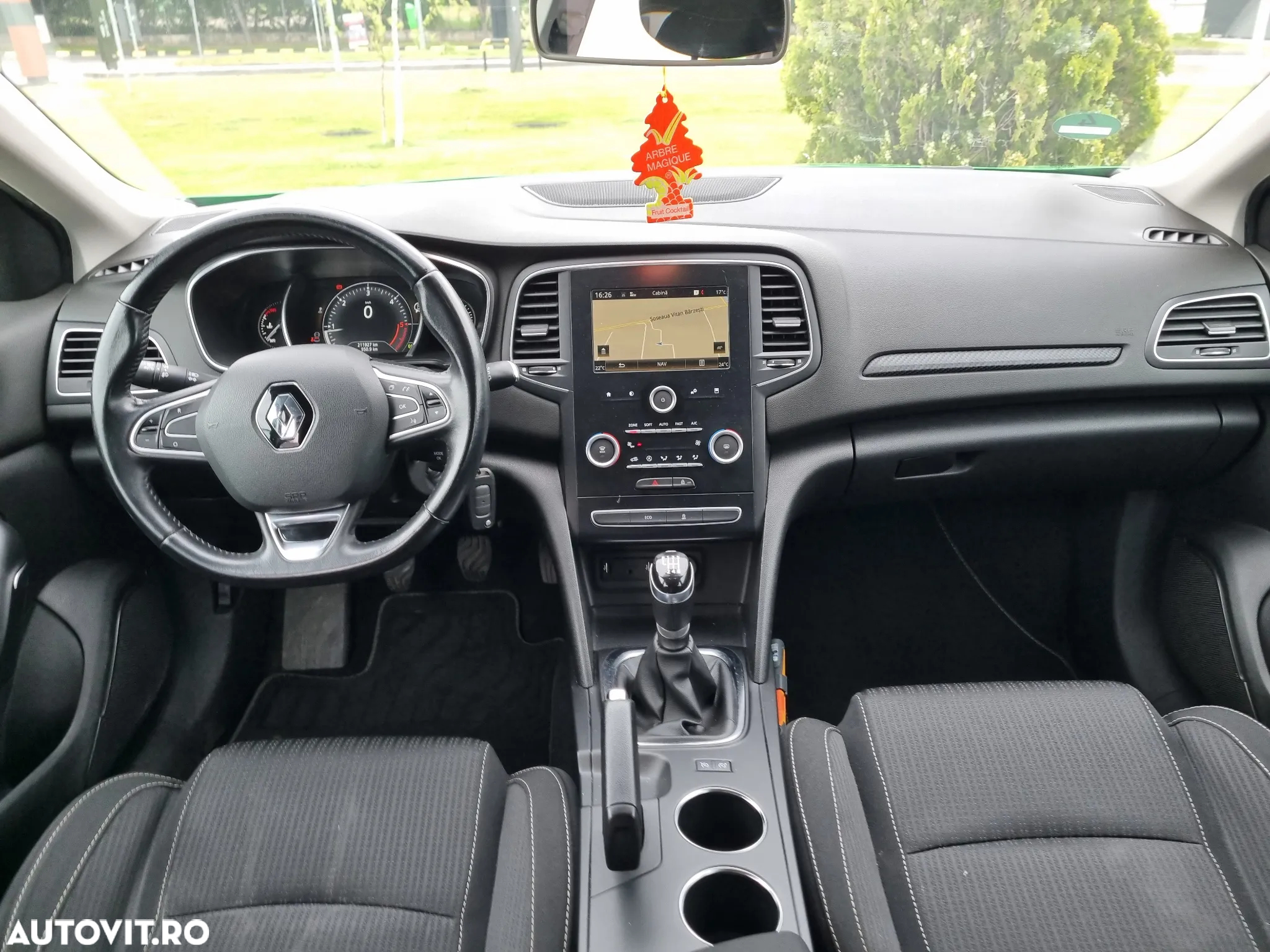 Renault Megane BLUE dCi 115 BUSINESS EDITION - 6