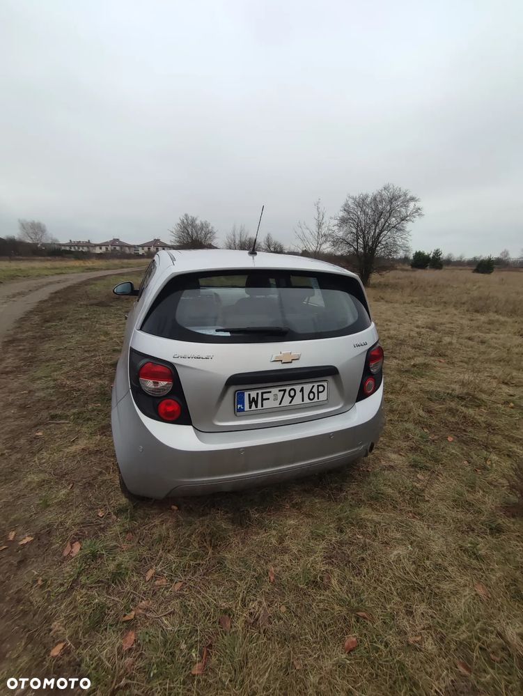Chevrolet Aveo 1.2 LT - 12