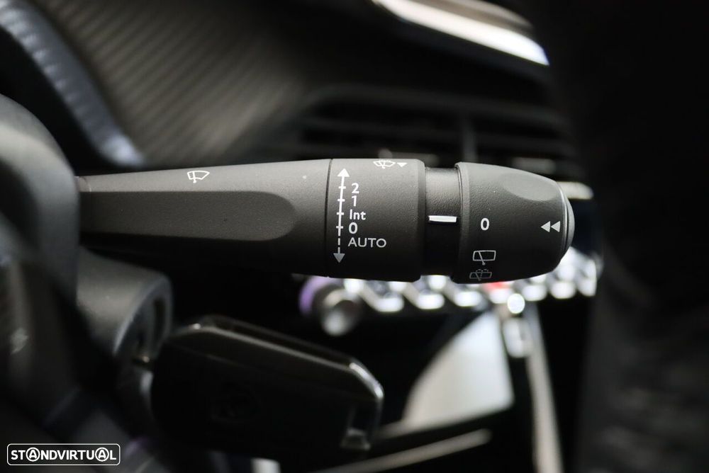 Peugeot 2008 PureTech 100 Allure - 17