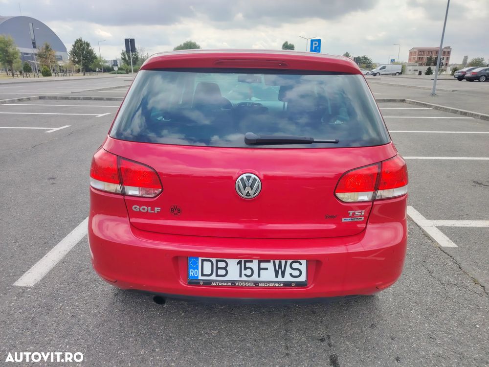 Volkswagen Golf - 6