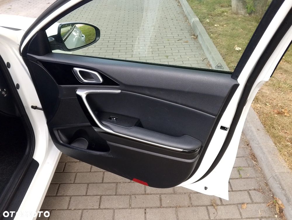 Kia Ceed 1.6 CRDi (48V Mild-Hybrid) DCT7 GT Line - 24