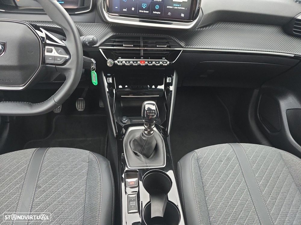 Peugeot 208 1.2 PureTech Allure — fotografia 11