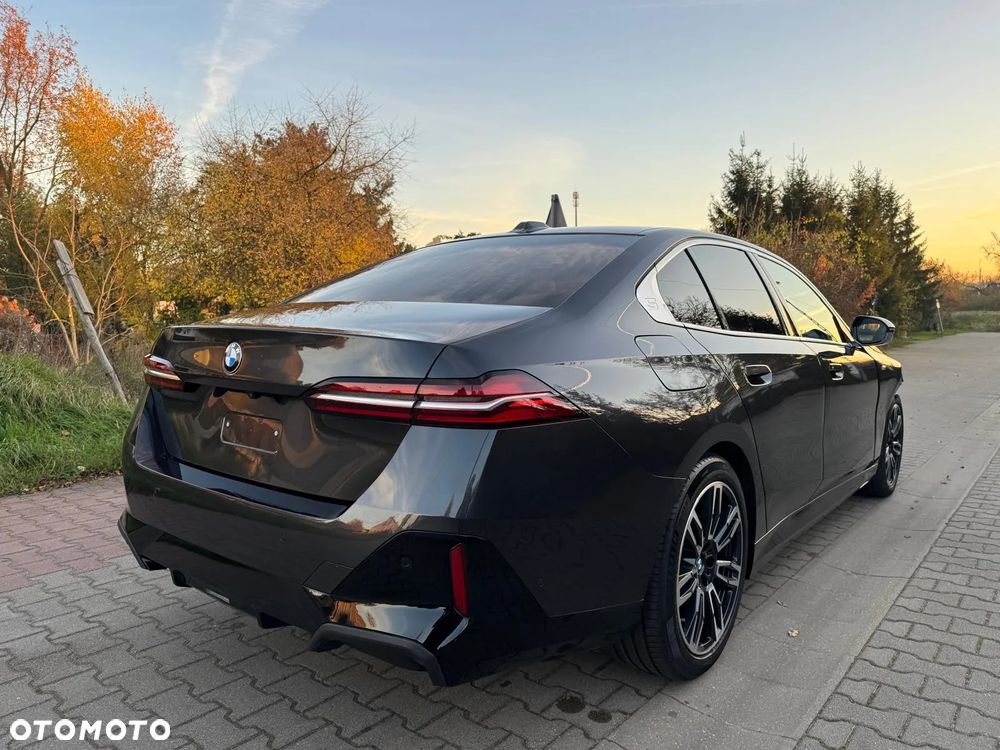 BMW Seria 5 520d xDrive - 7
