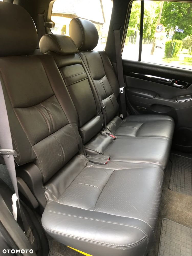 Toyota Land Cruiser - 28