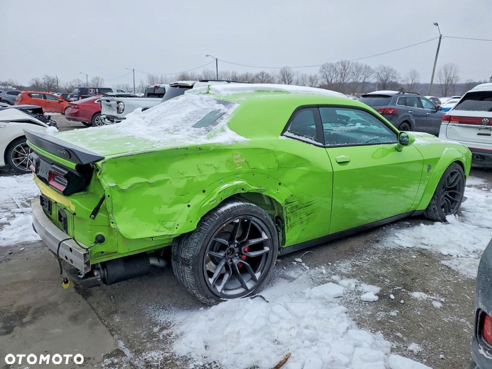 Dodge Challenger - 4