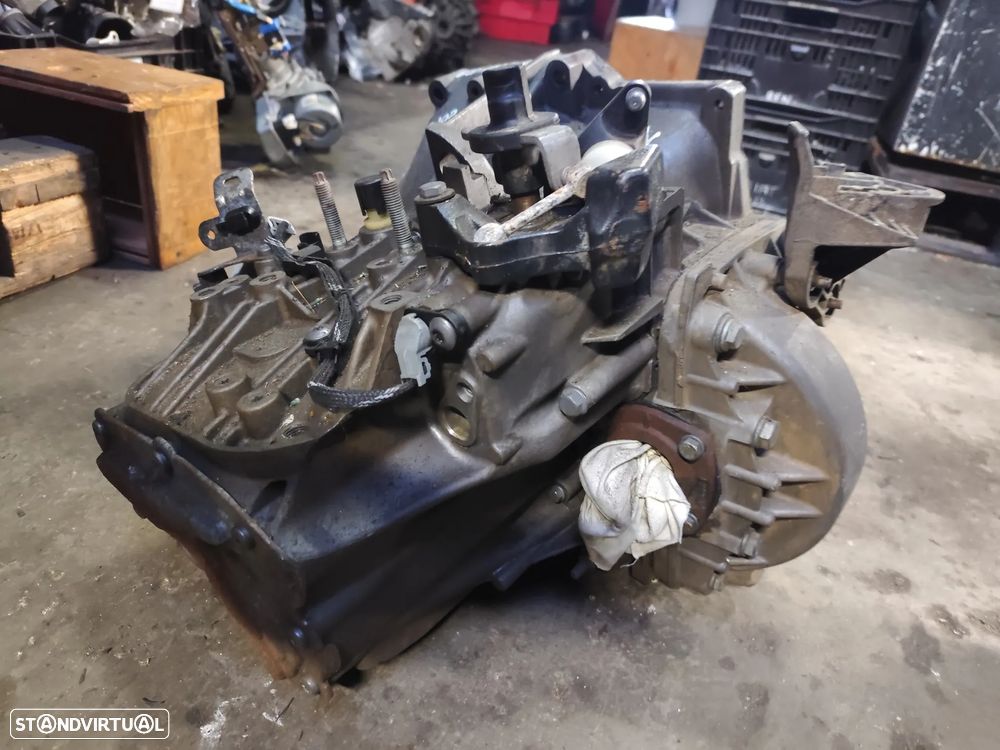 Peugeot 308 II 1.6 HDi - CAIXA VELOCIDADES REF: 20MB39 - CV145 - 5