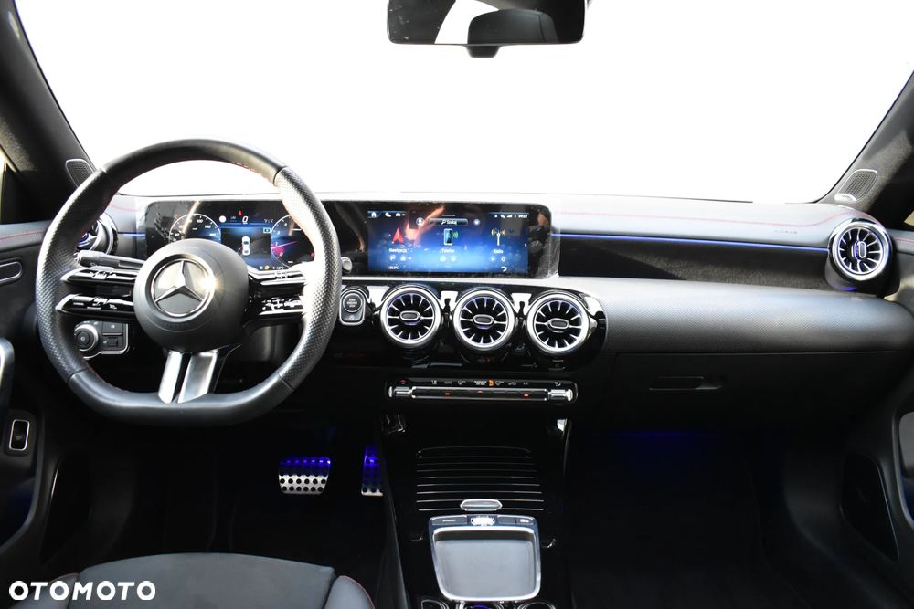Mercedes-Benz CLA 220 7G-DCT AMG Line - 14