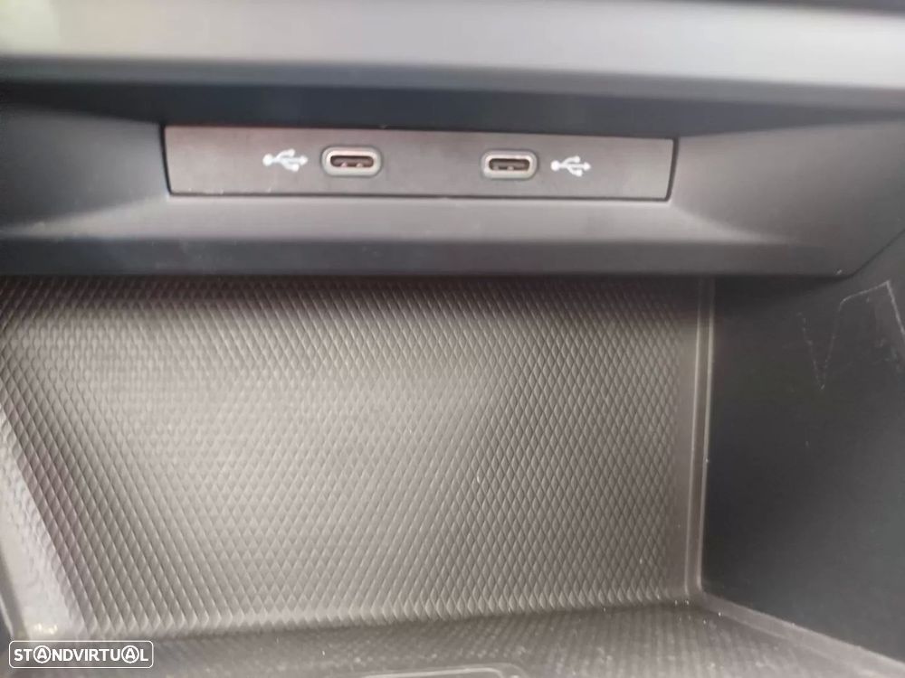 VW Golf Variant 2.0 TDi Urban - 15