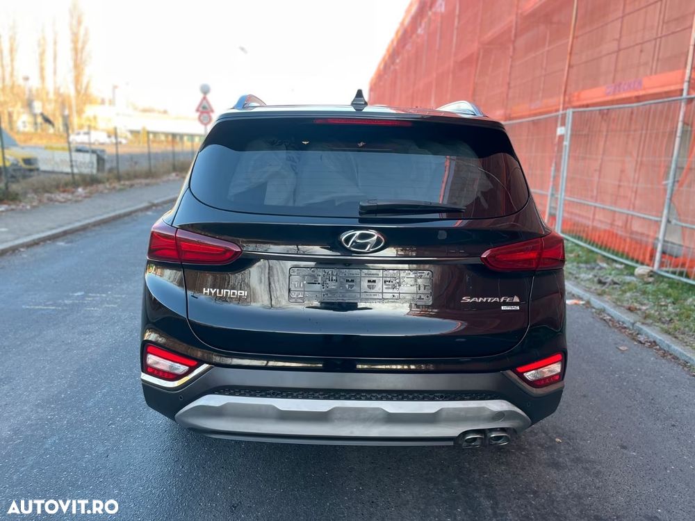 Hyundai Santa Fe 2.2 CRDi 4WD 8AT Luxury - 16