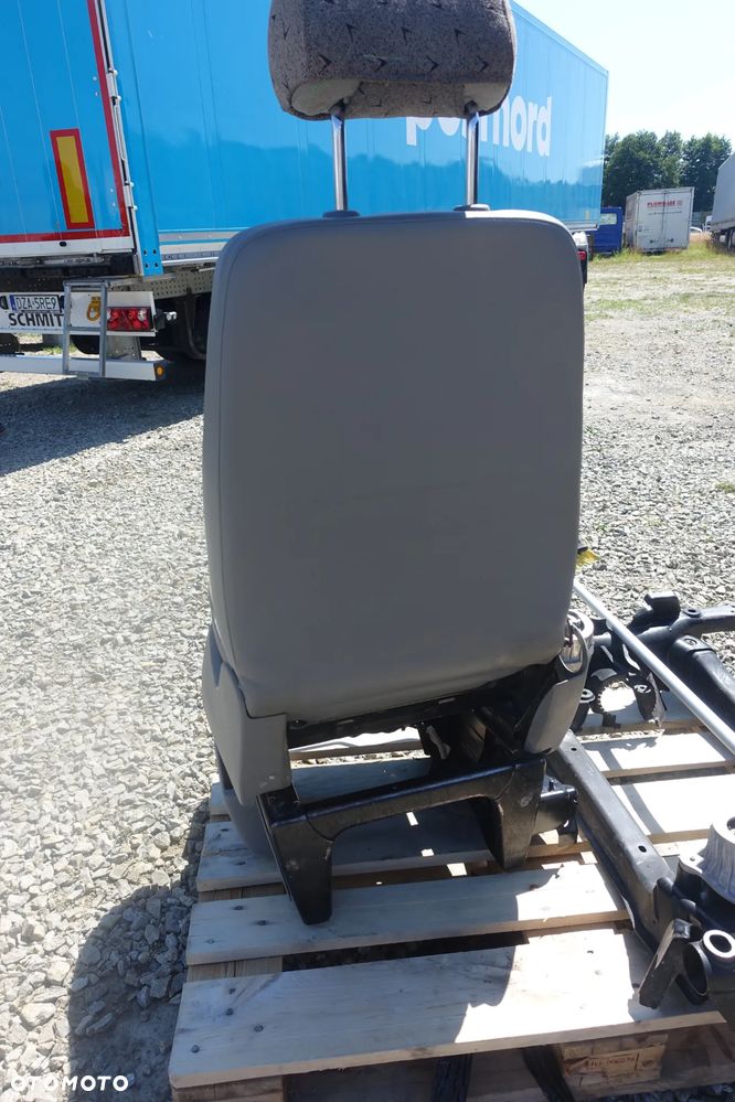 FOTEL LEWY KIEROWCY VW T5 - 4