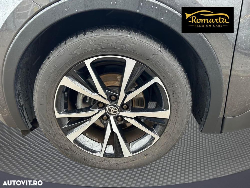 Toyota C-HR 1.8 Hybrid Team Deutschland - 14