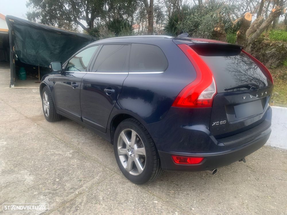 Volvo XC 60 D5 AWD Geartronic Momentum - 1