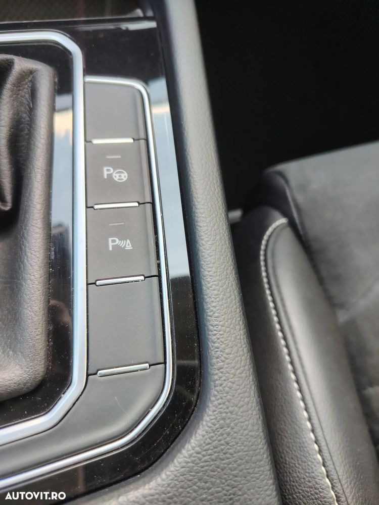 Volkswagen Passat 2.0 TDI DSG Highline - 19