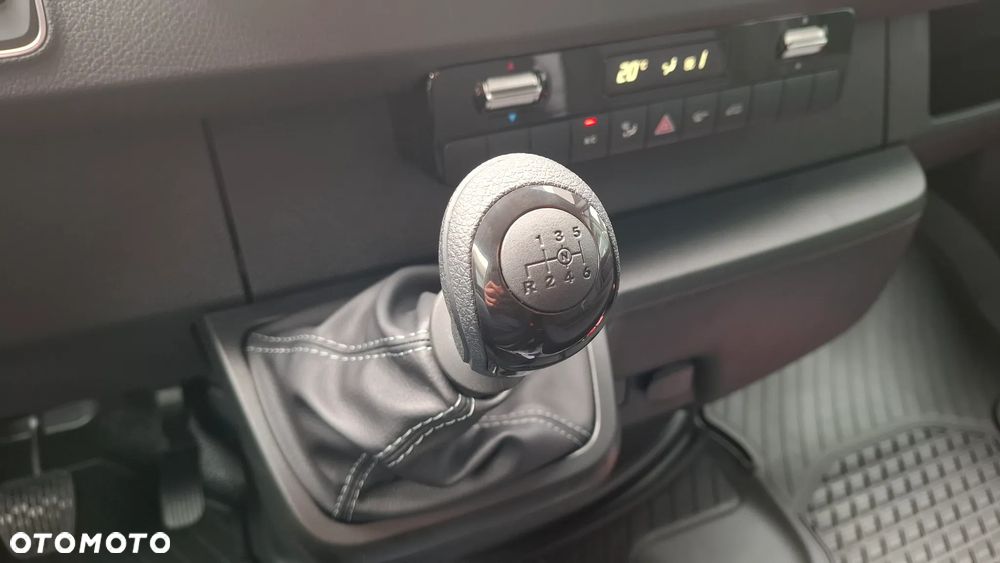 Mercedes-Benz Sprinter - 16