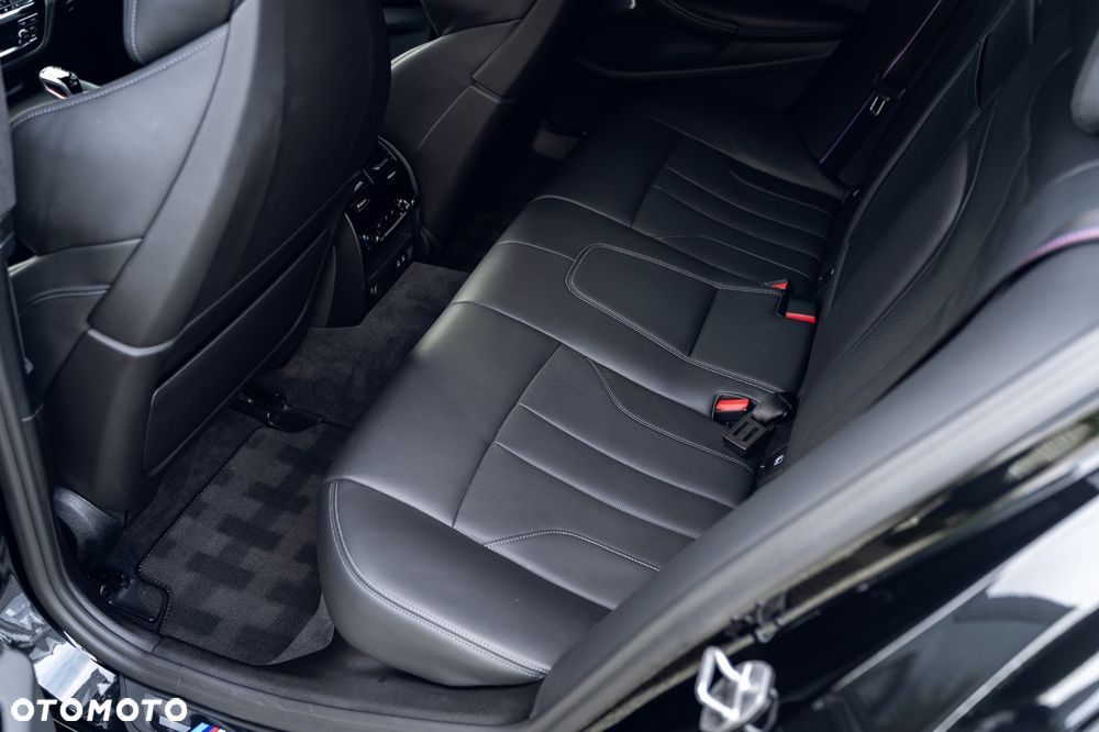 BMW M5 Competition - 17