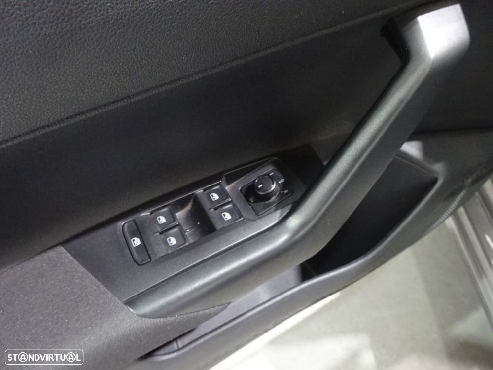 VW Polo 1.6 TDI Confortline - 9