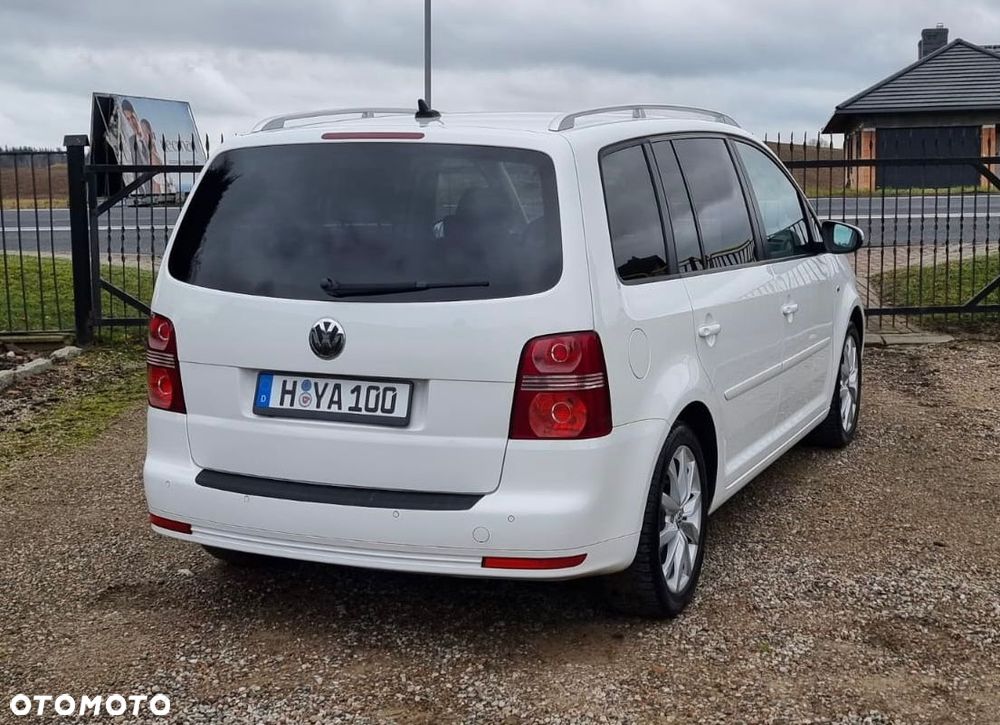 Volkswagen Touran 2.0 TDI DPF R-Line Edition - 9