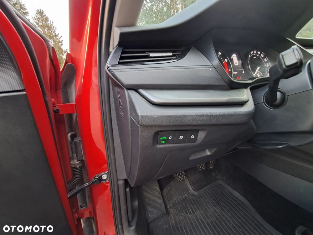 Skoda Octavia 1.5 TSI ACT Active - 27
