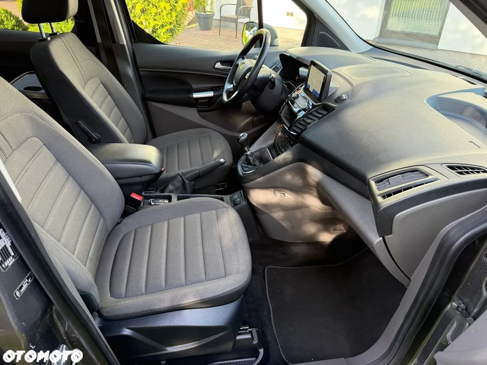Ford Tourneo Connect Grand - 15