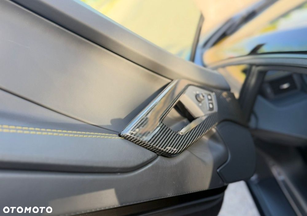 Lamborghini Aventador - 5