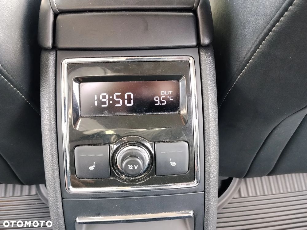 Skoda Superb 2.0 TDI Platinum DSG - 34