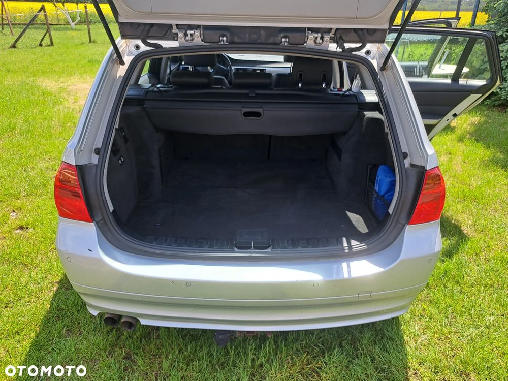BMW Seria 3 325i - 8