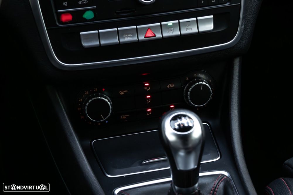 Mercedes-Benz CLA 180 d AMG Line - 24