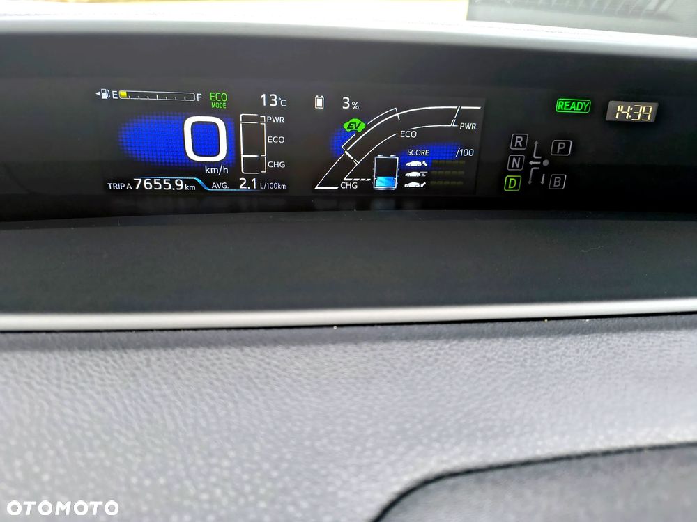 Toyota Prius (Hybrid) Comfort - 22