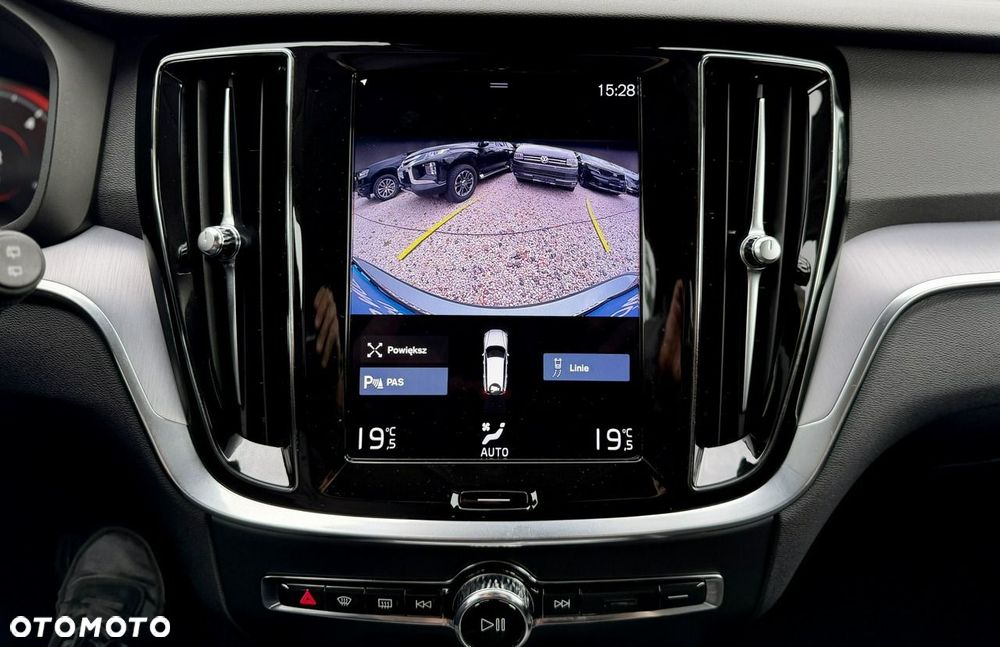 Volvo V60 D4 AWD Geartronic Momentum Pro - 32