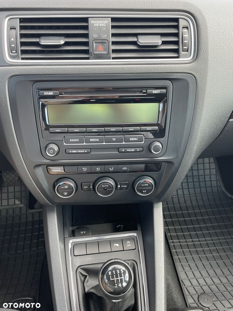 Volkswagen Jetta 1.2 TSI Comfortline - 37