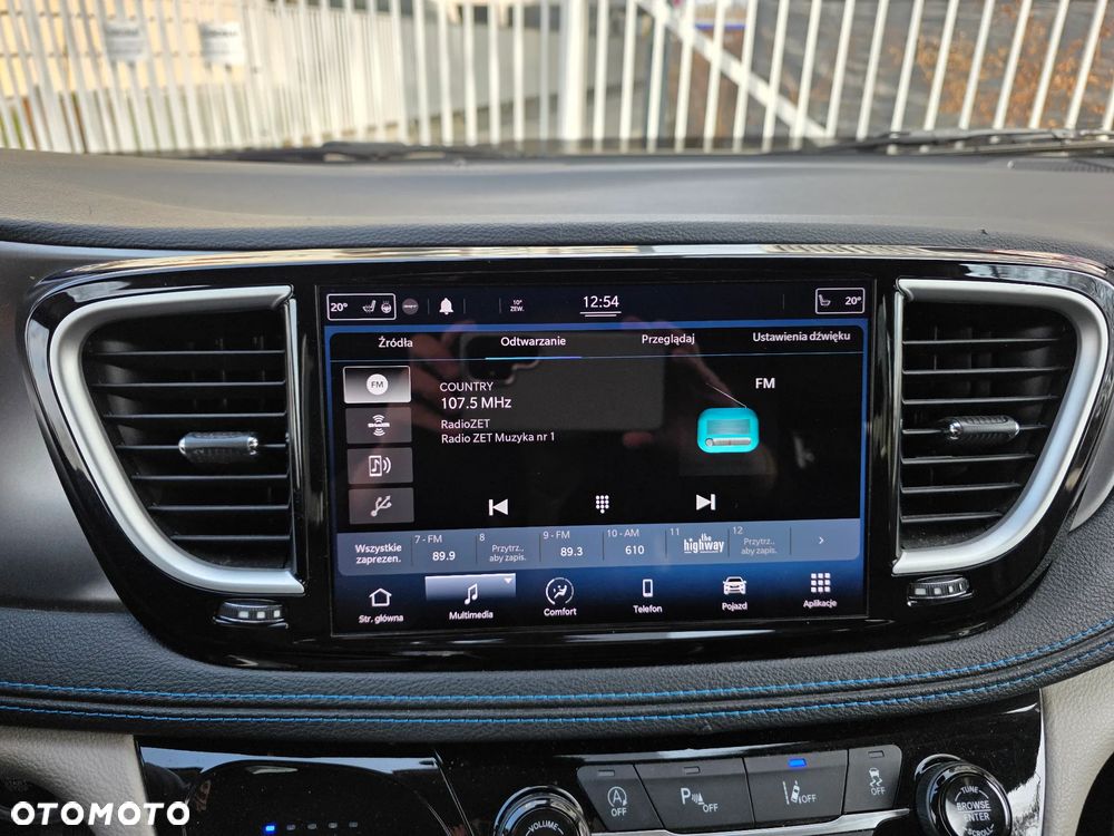 Chrysler Pacifica - 12