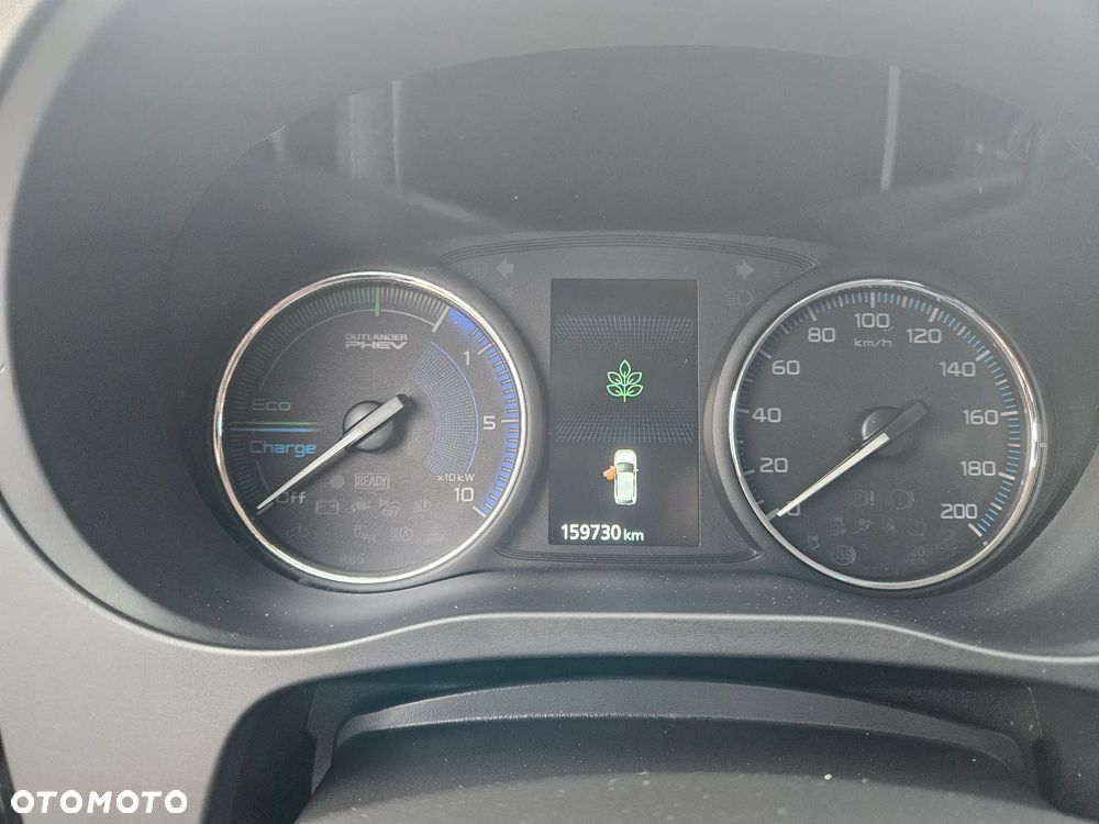 Mitsubishi Outlander 2.4 4WD Plus - 13
