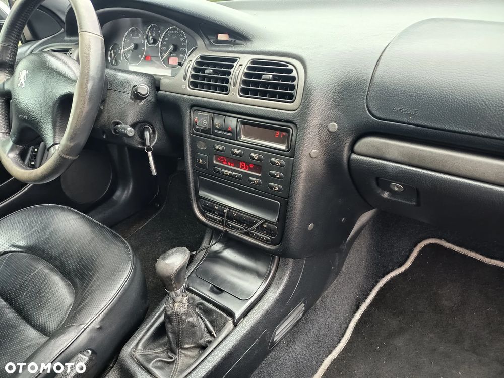 Peugeot 406 Coupe 3.0 V6 Platinum - 8