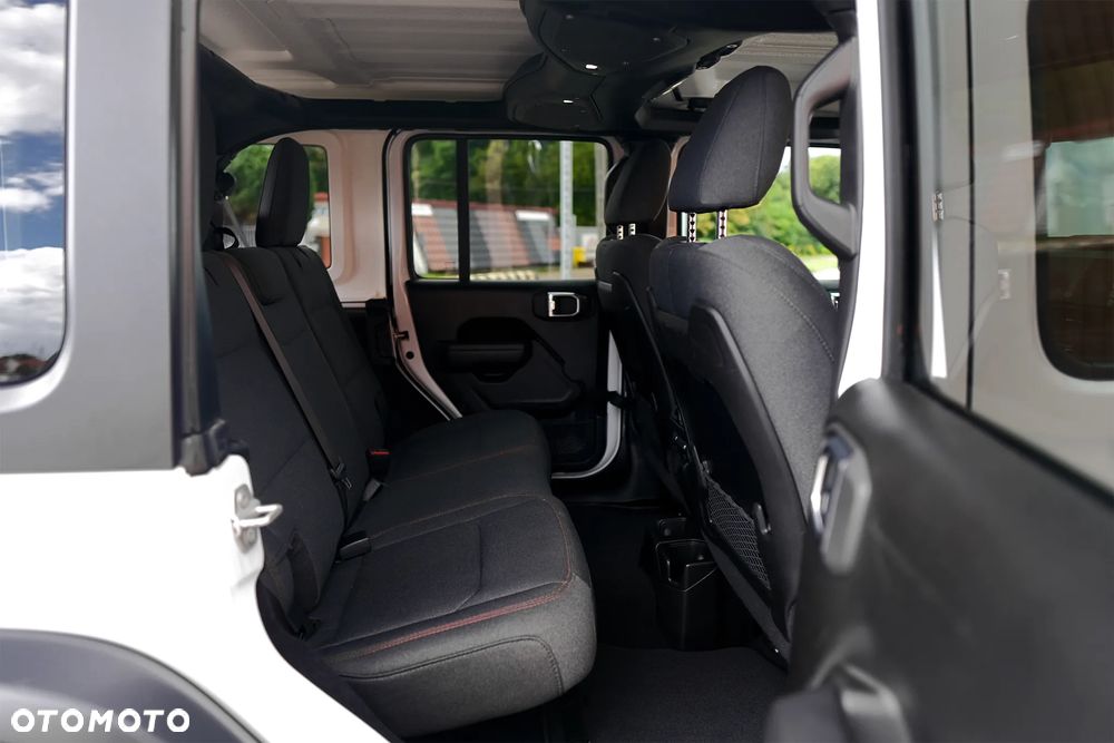 Jeep Wrangler - 16