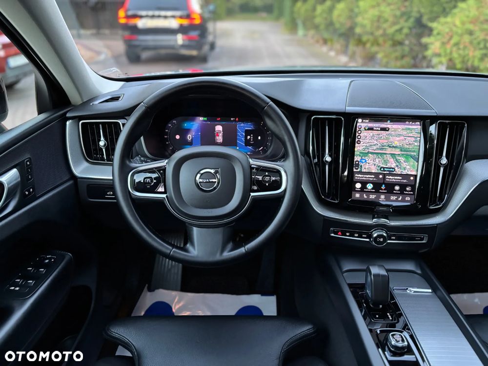 Volvo XC 60 B4 D AWD Plus Dark - 23