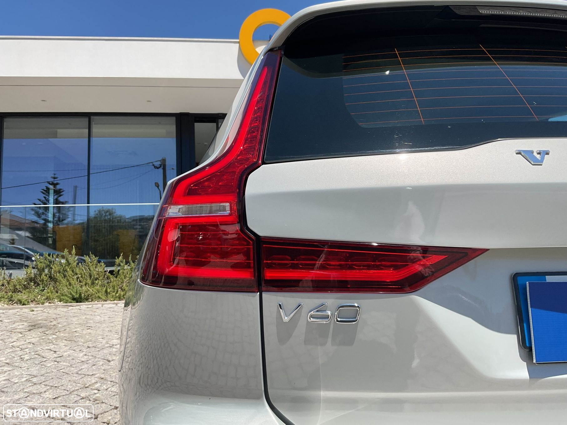 Volvo V60 2.0 D3 Momentum - 16