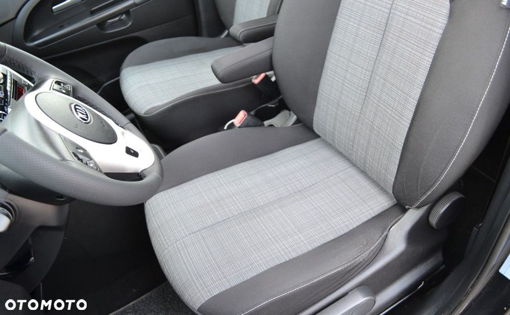 Kia Venga - 7